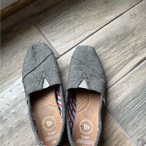 Toms shoes